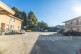 Building Photo - 152 Marina Way