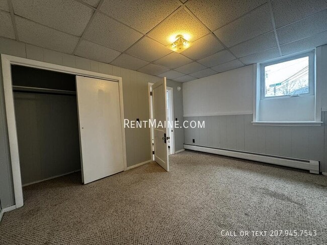 Building Photo - 281 Main St