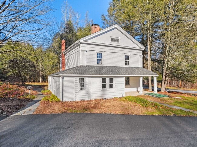 Building Photo - 575 Black Rock Tpke