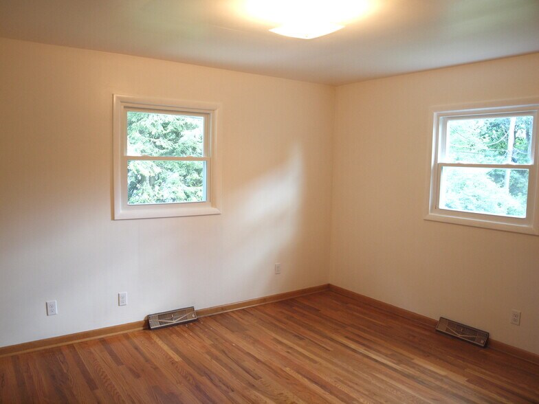 Building Photo - 3508 Becky Cir NW