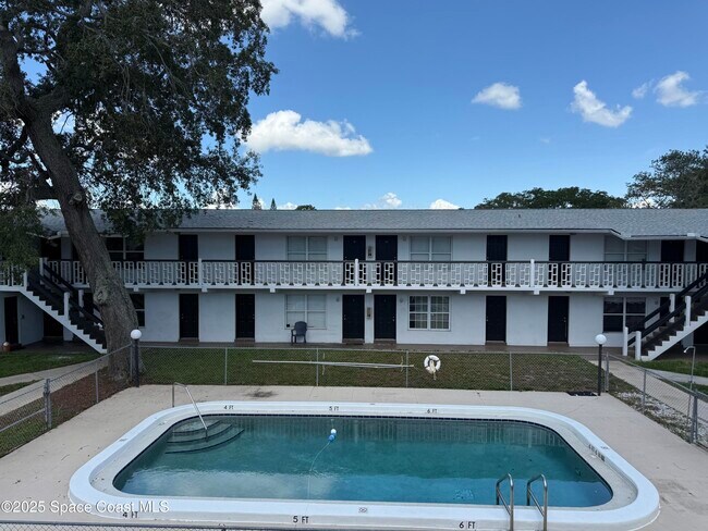Building Photo - 1432 Parkway Dr