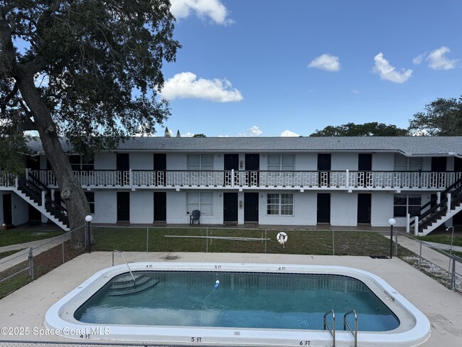 Primary Photo - 1440 Parkway Dr