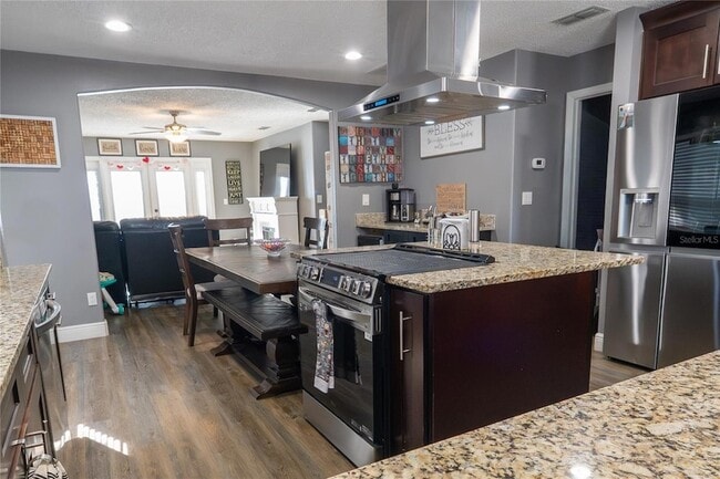 Building Photo - 1038 Singleton Cir