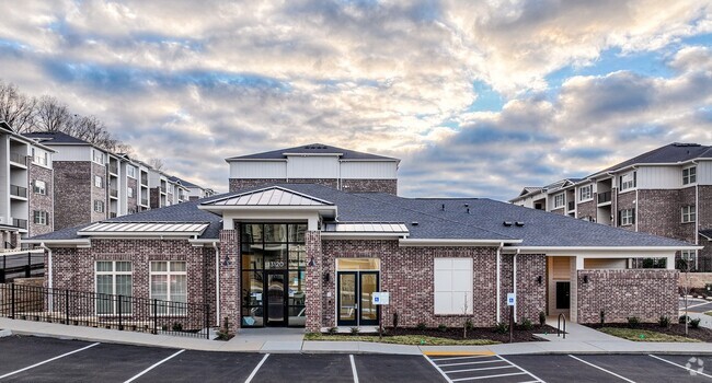 Building Photo - Farragut Junction Apartments