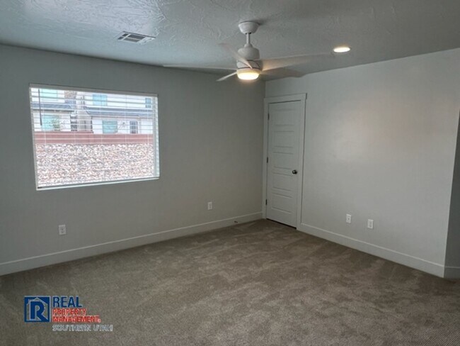Building Photo - 4 Bedroom Home in Desert Canyons