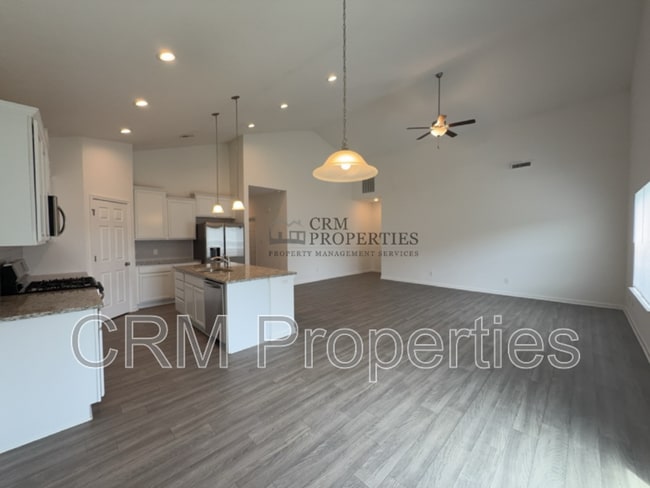 Building Photo - 3242 Somers Dr
