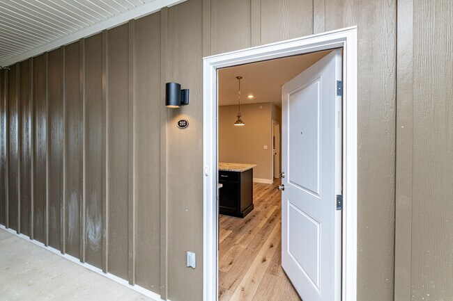 Building Photo - 32 Blue Ridge Rd