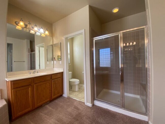 Building Photo - EXCEPTIONAL 4 BEDROOMS, 3 BATH, 3 CAR GARA...