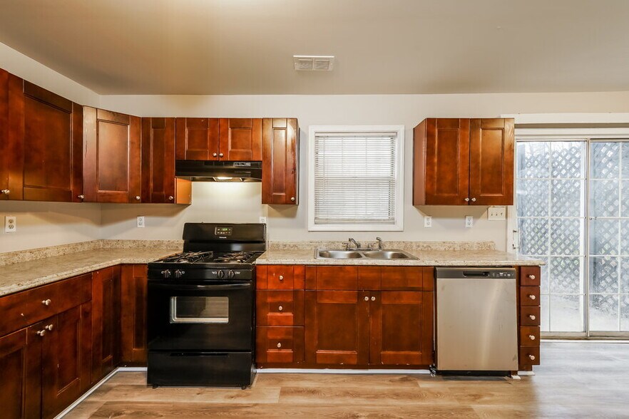 Building Photo - 2631 Windage Dr SW