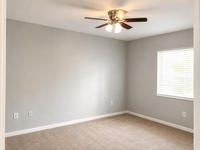 Building Photo - 6521 Emerald Dunes Dr