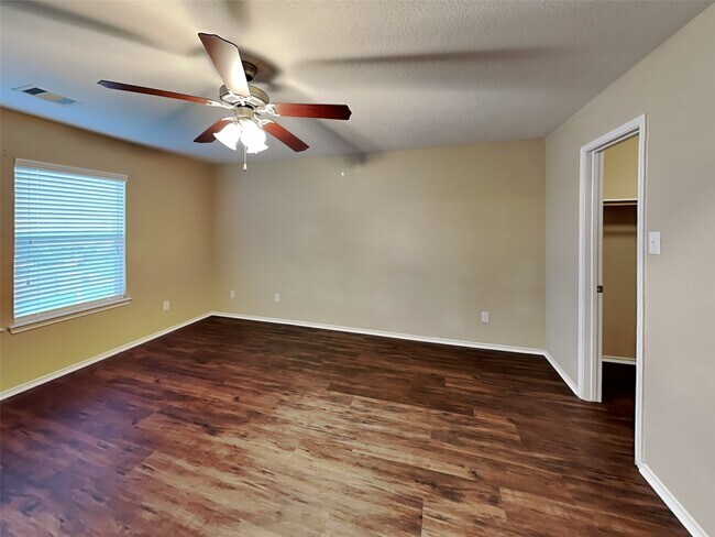 Building Photo - 15326 Boulder Hollow Ln