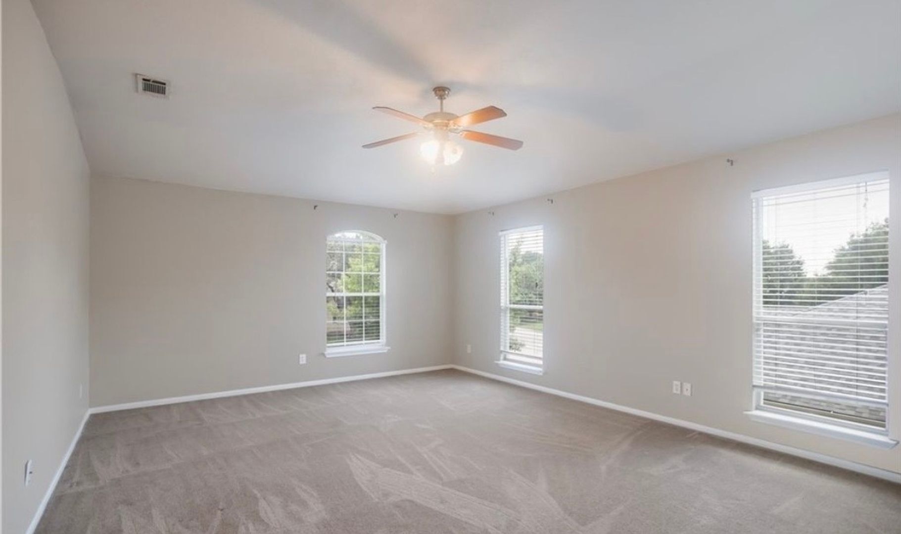 Building Photo - 308 Ponderosa Dr