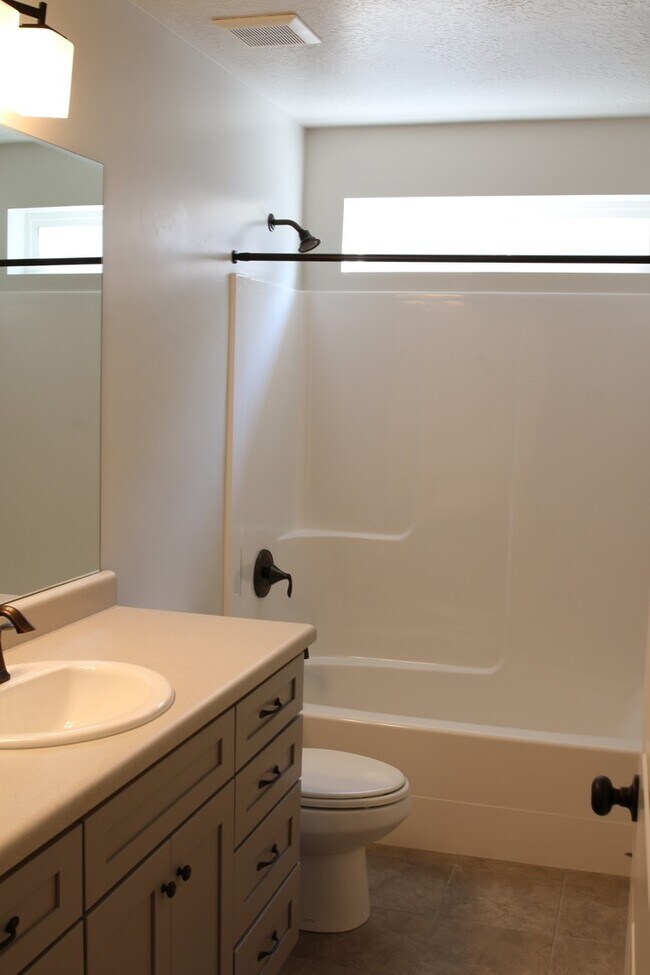 Building Photo - Lovely home for rent in Lehi, UT.