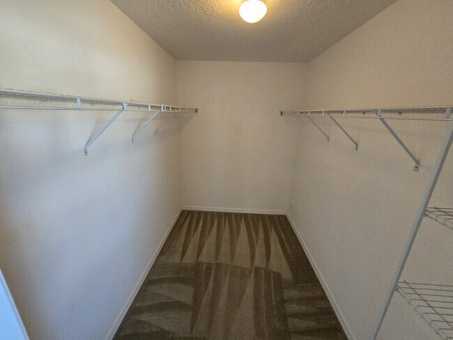 Building Photo - 127 Cedar Cir Dr