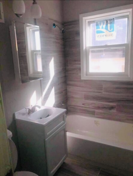 Building Photo - 4508 Askew Ave