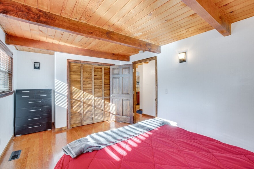 Building Photo - 932 Kiowa Dr