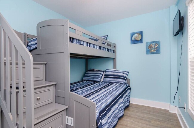 Building Photo - 1211 Fort Fisher Blvd N