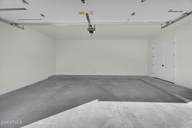 Building Photo - 6975 North 39th Pl