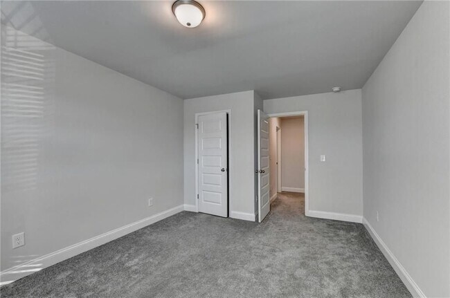 Building Photo - 3855 Brookburn Pk