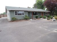 Building Photo - 882/884 N Ross Ln.