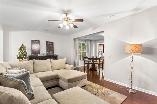 Building Photo - 4324 Laurel Creek Ct SE