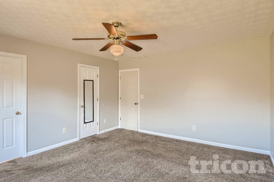 Building Photo - 1401 Lancaster Ct