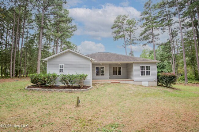 Building Photo - 110 Willow Creek Ln