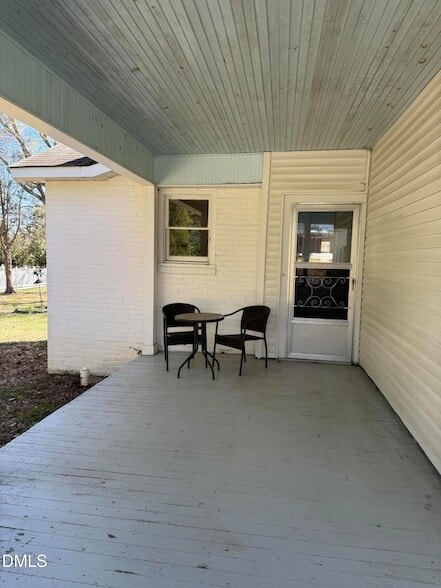 Building Photo - 483 W Salisbury St