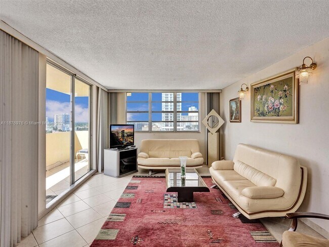 Building Photo - 1833 S Ocean Dr