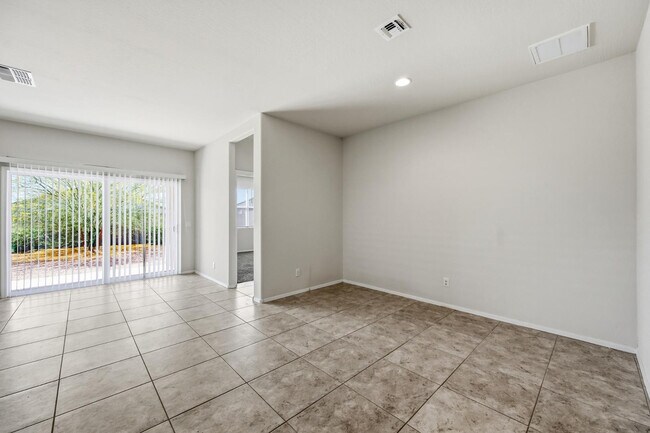 Building Photo - 1033 W Avalon Canyon Dr