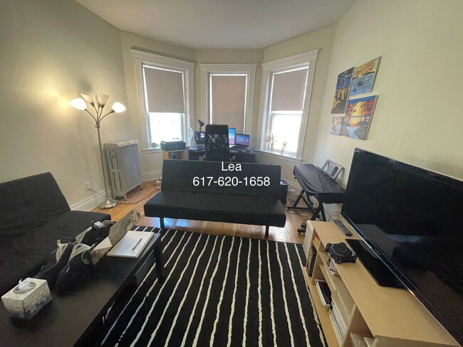 Building Photo - NO FEE***SEPT Incredible 1bed in Allston! ...