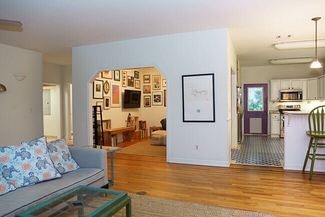 Building Photo - Amazing sunsets at this waterfront home