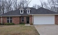 Building Photo - Coming Soon: 3 bedroom 2 bath in South Tyl...