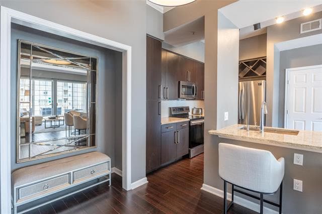 Building Photo - 3225 Turtle Creek Blvd Blvd