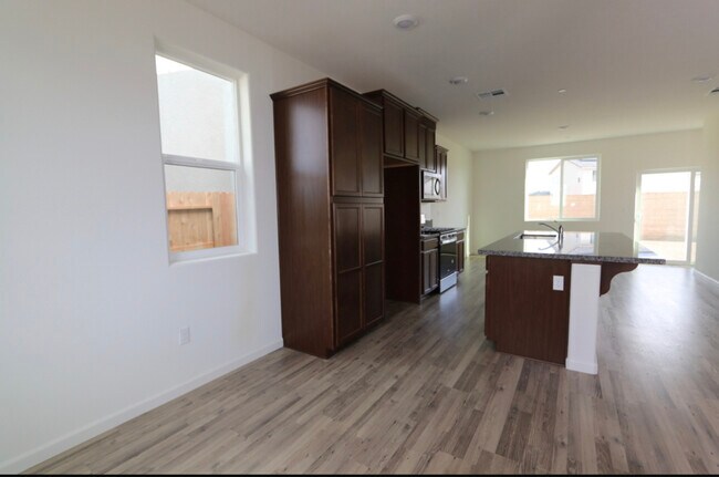 Building Photo - 2224 S Crumal St