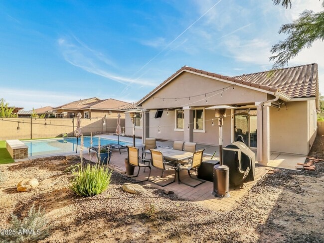 Building Photo - 1866 E Ravenswood Dr