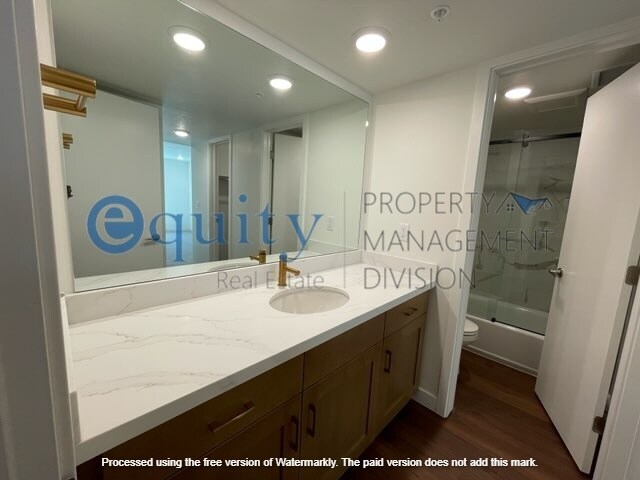 Building Photo - 1032 E 400 S