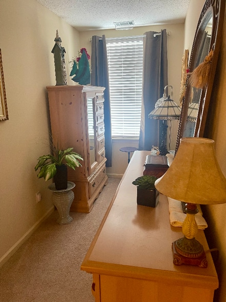 Building Photo - 214 Foxbury Square