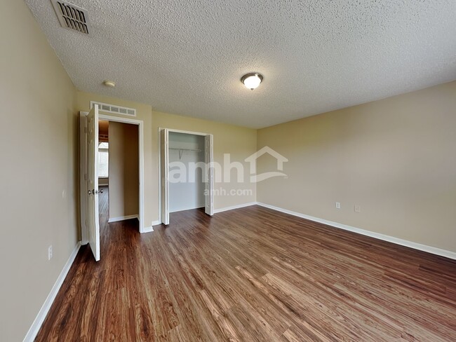 Building Photo - 11331 Ivy Flower Loop