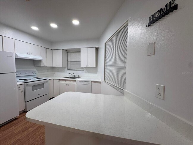 Building Photo - 1724 Foxhall Cir