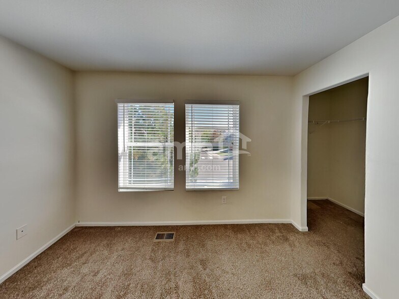 Building Photo - 2275 Coach House Loop