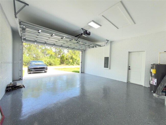 Building Photo - 1111 Gunby Ave S