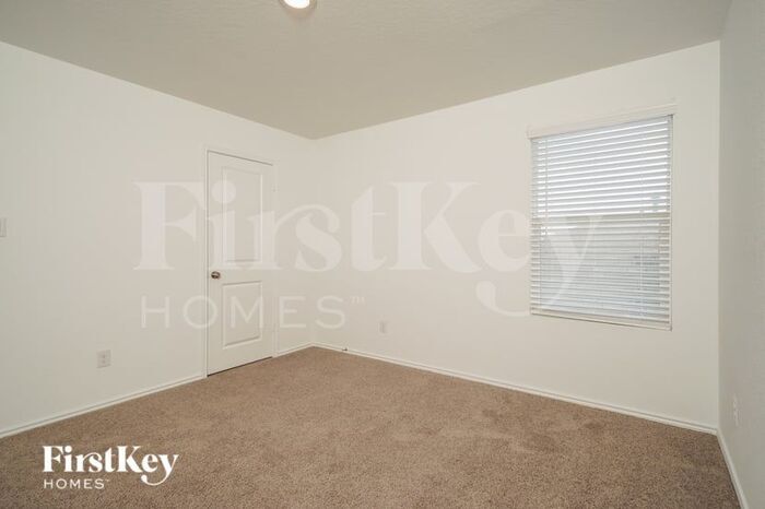 Building Photo - 2438 Double Oak Dr