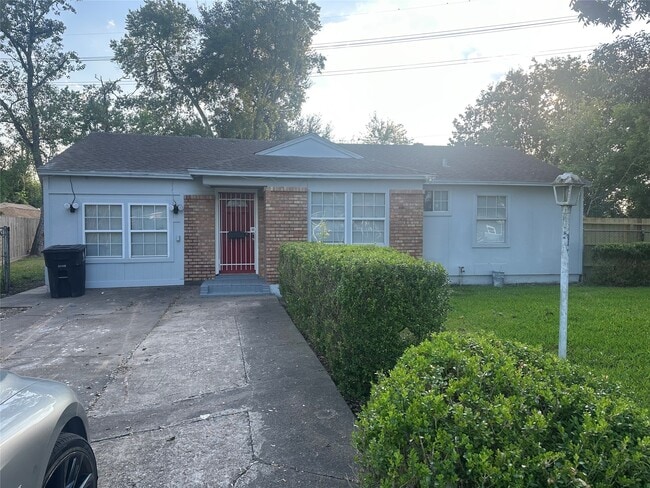 Primary Photo - 9301 Chesterfield Dr