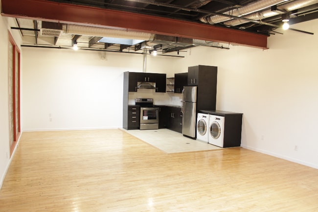 Building Photo - 5401 Alvern Cir