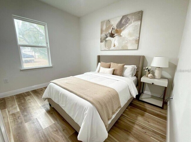 Building Photo - 23419 Gemstone Ave