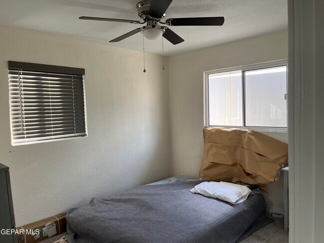 Building Photo - 9333 Raleigh Dr