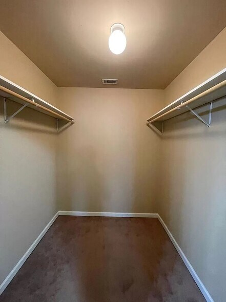 Building Photo - 33 Drews Way