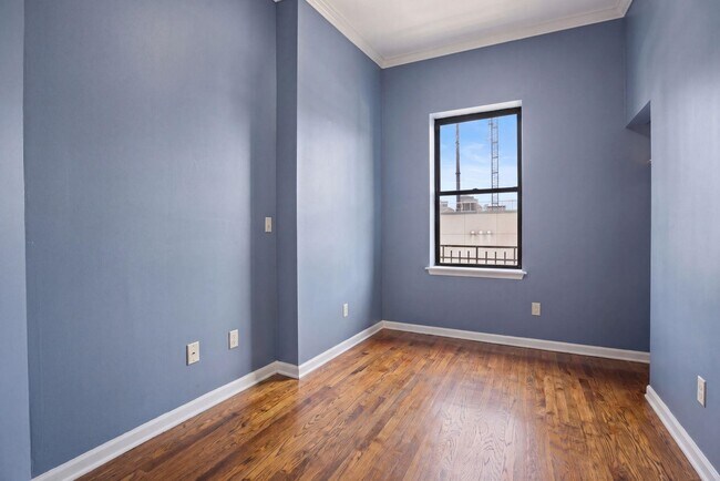 Building Photo - 263 1st St