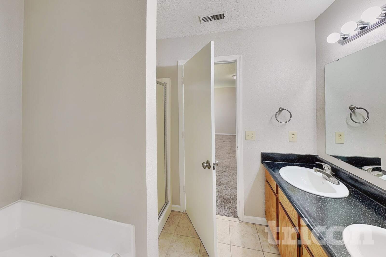 Building Photo - 4244 Village Trace Dr